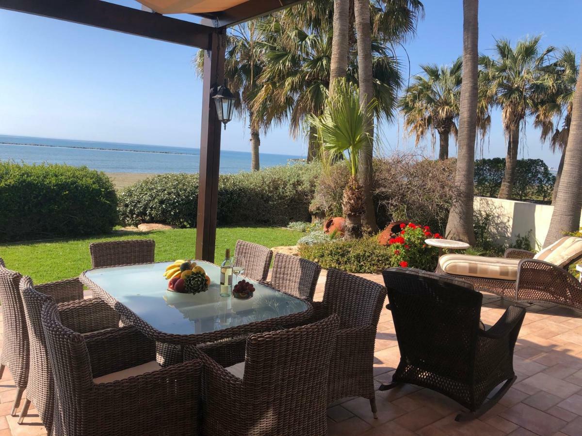 Villa Enalos Beachfront *