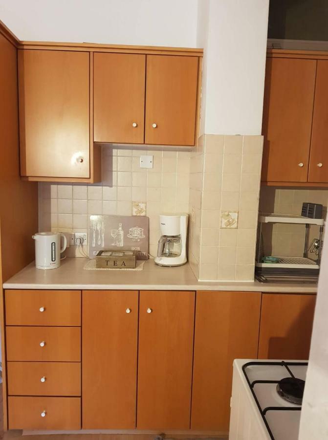 Apartment Cozy In Near Foinikoudes Larnaca