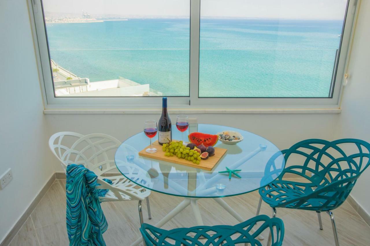 Front-row - Skyline Retreat - Pool Access Larnaca