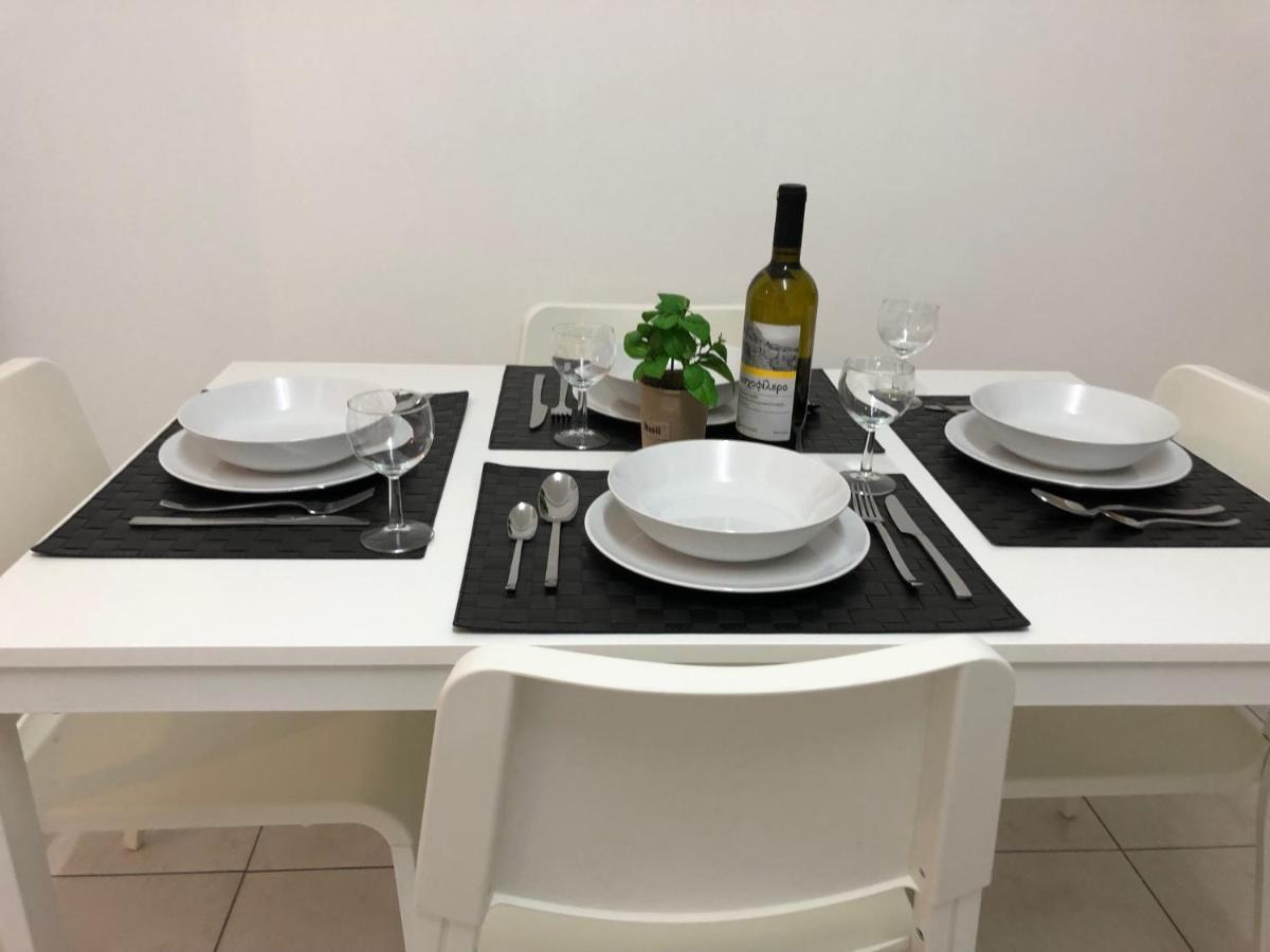Apartment Must - Center