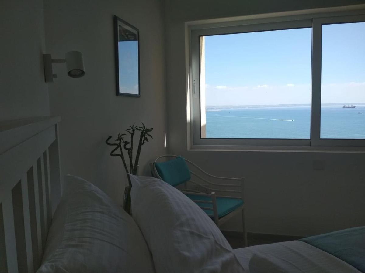 Front-row - Skyline Retreat - Pool Access *