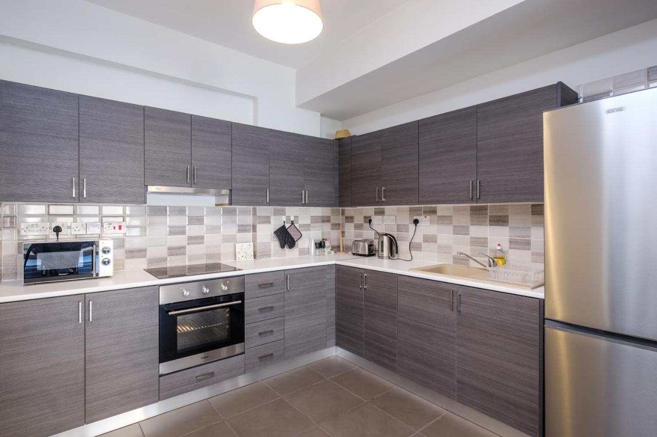 Book Me Now Central Flat Apartment Larnaca