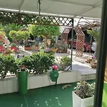 Entire Prefabricated Garden Flat 1350M From Beach