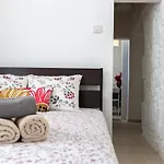 Laila\'S Cozy Garden House & Studio