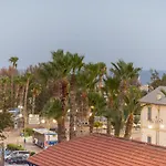 Sea View Flat 301