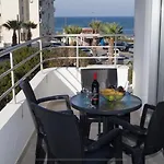 Brand New Lux Apartment Mackenzie