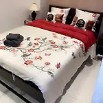Larnaca Seaview Rooms