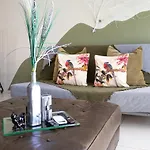 930m to Beach-2 Bedroom+Veranda-Perfect Located