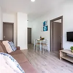 Eleni\'S 1-Br Apt In Larnaca Center