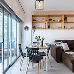 Rustic 1-Br Apt In Mackenzie-Larnaca