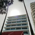 Horizon Luxury Suite At Finikoudes Beach 301