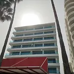 Horizon Luxury Suite At Finikoudes Beach 302