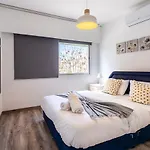 Rustic 1-Br Apt In Mackenzie-Larnaca