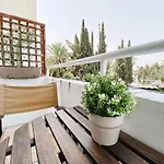Modern Studio 22