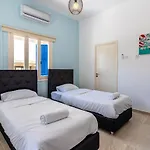 Mufasa Studio In Larnaca W/Terrace