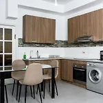 Perseus Flat 103