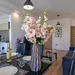 Terre 1-Br Apt In Larnaca + Balcony