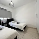 Albert\'S Apartment Marina 15