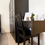 Albert\'S Apartment Center 101