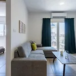 Olive 2-Bedroom Apartment In Larnaca