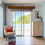 Melograno 3-Br Apt W/ Terrace In Larnaca