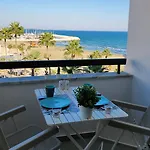 Prime Beachfront Apartment On Larnaca Finikoudes
