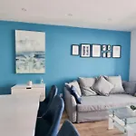 Modern Retreat: 2Br Stylish Apt With Comfy Rooms! Smart Tv With 200Mbps Internet