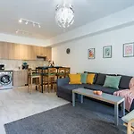 Crystal 2-Bedroom Apartment In Larnaca