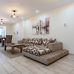 Celeste 3-Bedroom Apartment In Larnaca