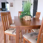 Jonty Villa, Mazotos