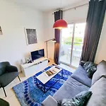 Seaside Heaven Apartment With Pool