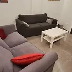 Prime Beachfront Apartment On Larnaca Finikoudes