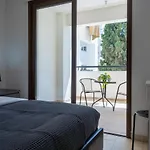 Mia 1-Bedroom Apartment In Larnaca