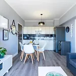 Peale\'S 2-Bedroom Apartment In Mackenzie