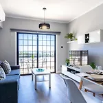 Peale\'S 2-Bedroom Apartment In Mackenzie