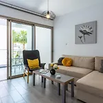 Honey 1-Bedroom Apartment In Larnaca