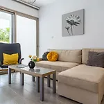 Honey 1-Bedroom Apartment In Larnaca