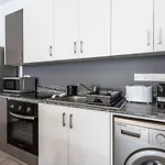 Honey 1-Bedroom Apartment In Larnaca