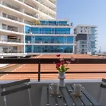 Burst Studio W/ Balcony In Larnaca