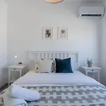 Hermes 2-Bedroom Apartment In Larnaca