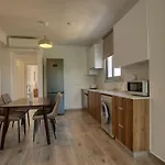 Phaedrus Living Coral Suites Aura