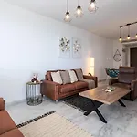 Grace 2-Bedroom Apartment In Larnaca