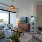Marble 2-Bedroom Apartment In Larnaca