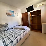 Marina\'S Rooms Xrisopolitissa Larnaca