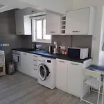 Large Studio Apartment 300M From The Beach