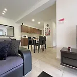 Albert\'S Apartment Center 202B