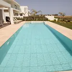 Phaedrus Living: Serenity Waves Villas No.2