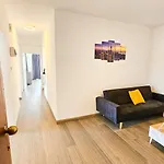 Sky Way City Apartment, 150M From Chabad Lubavitch