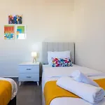 Sapphire\'S 2-Bedroom Apartment In Larnaca