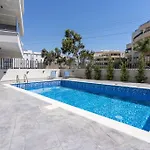 Maryam\'S 2-Br Apt Facing Larnaca Harbor W/ Pool